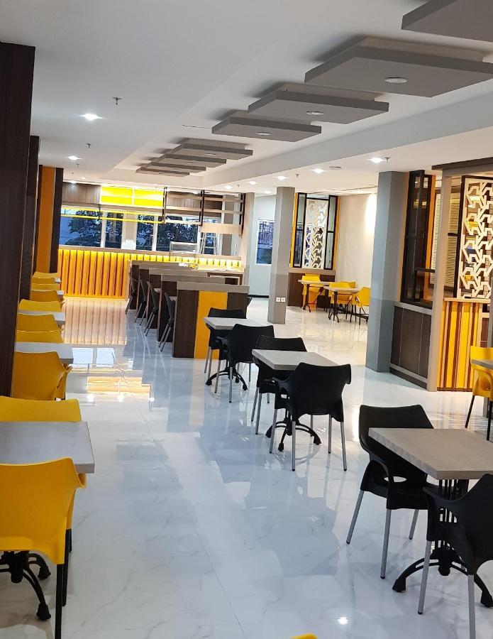 D'Carol Hotel Surabaya Luaran gambar