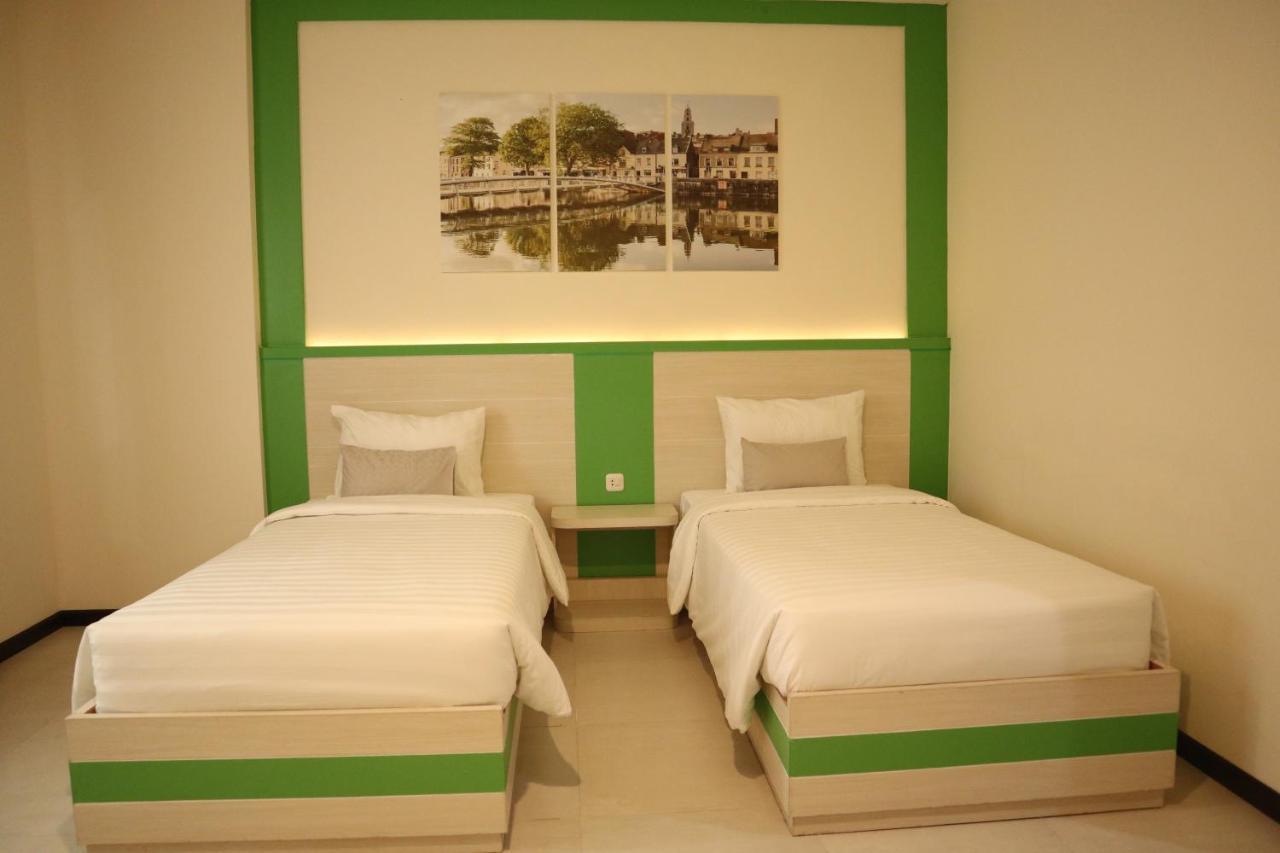 D'Carol Hotel Surabaya Luaran gambar